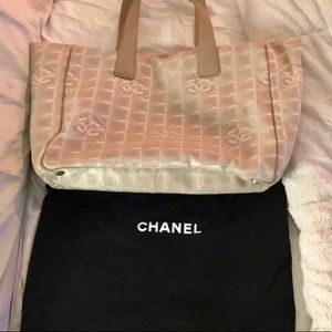 🎀Authentic Chanel Travel Line Tote